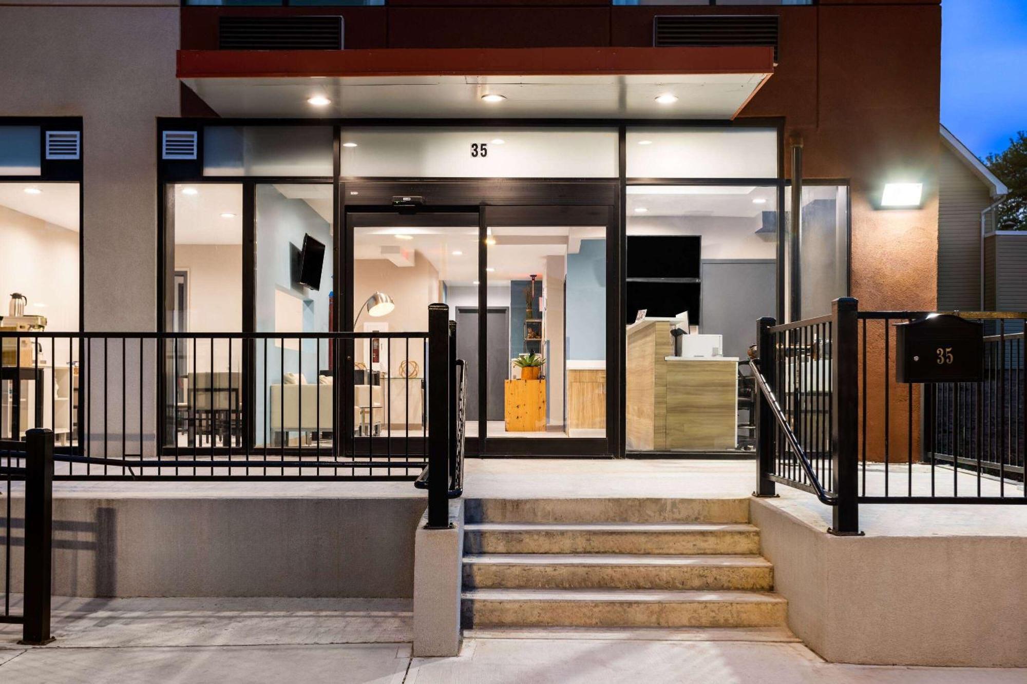 Days Inn By Wyndham Staten Island 纽约 外观 照片